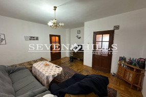 Three-room apartment near the Saint Petersburg Hotel 
